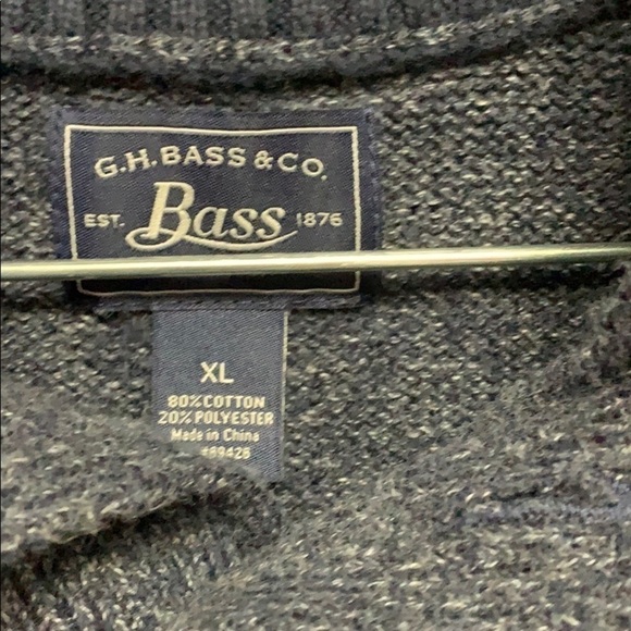 𝅺g H Bass- button neck sweater - Picture 3 of 4